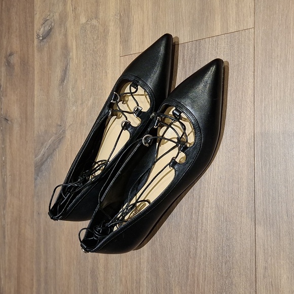 NWOT Michael Kors Women's Black Leather "Tabby" Lace-up Flats - Picture 3 of 8